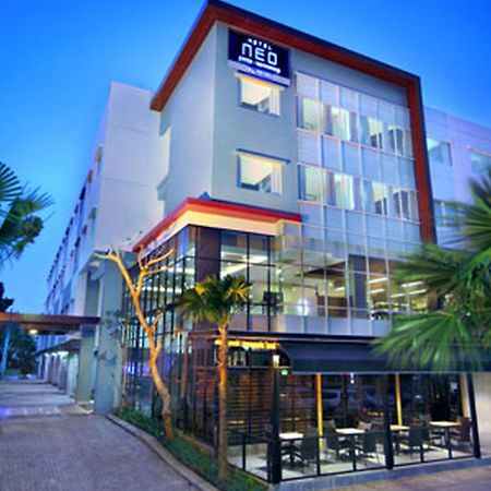Hotel Neo Candi Simpang Lima - Semarang By Aston Εξωτερικό φωτογραφία