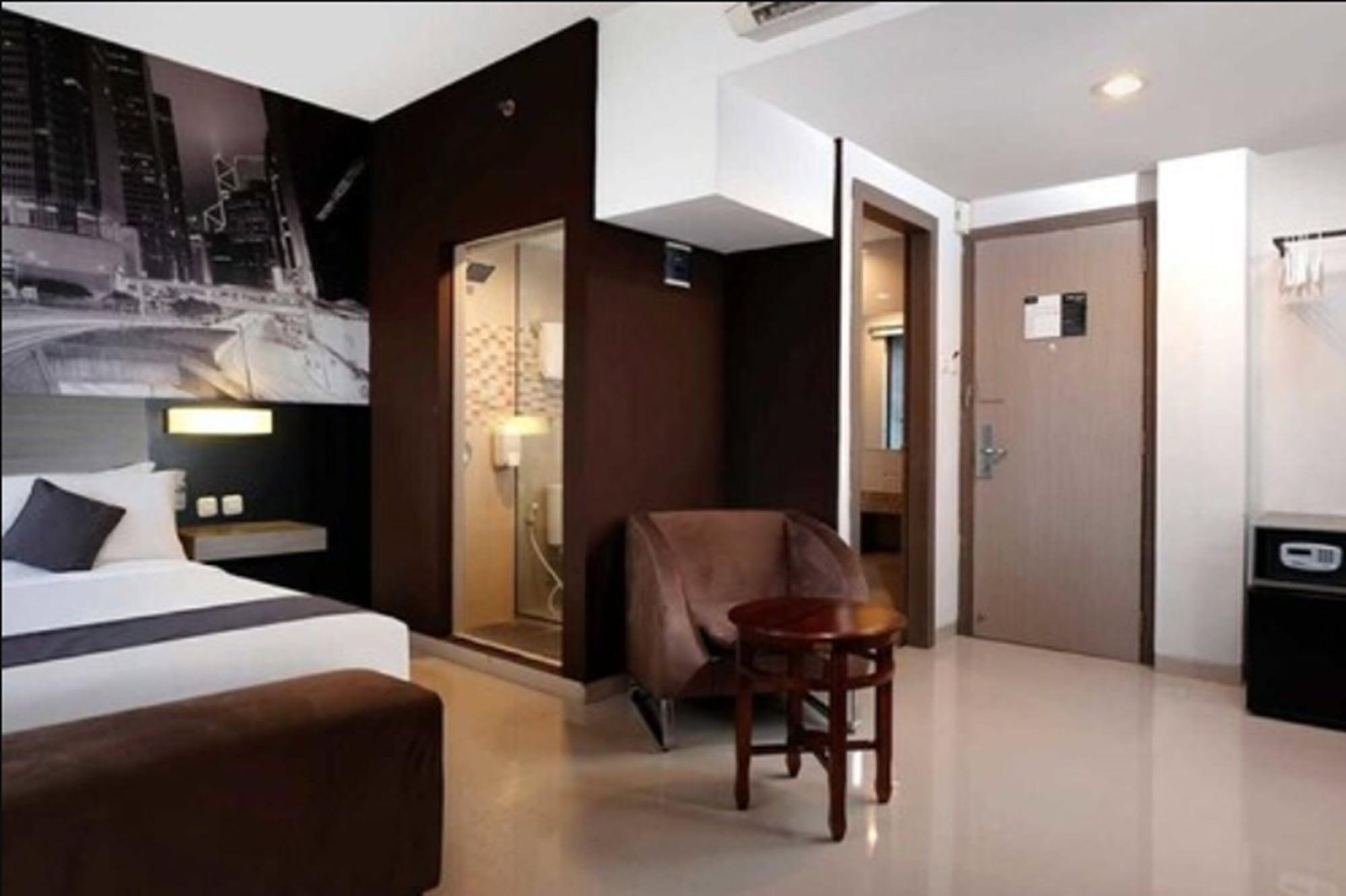 Hotel Neo Candi Simpang Lima - Semarang By Aston Εξωτερικό φωτογραφία