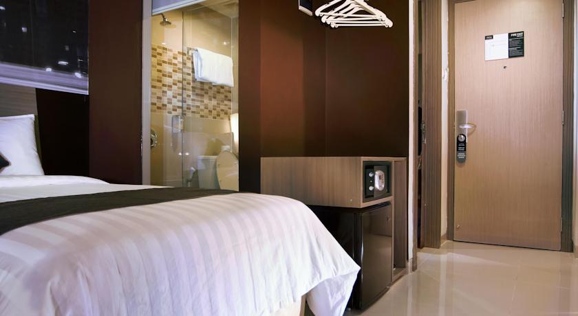 Hotel Neo Candi Simpang Lima - Semarang By Aston Εξωτερικό φωτογραφία