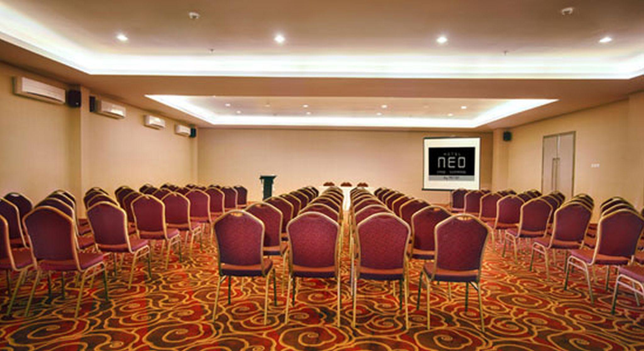 Hotel Neo Candi Simpang Lima - Semarang By Aston Εξωτερικό φωτογραφία