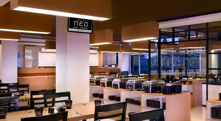 Hotel Neo Candi Simpang Lima - Semarang By Aston Εξωτερικό φωτογραφία