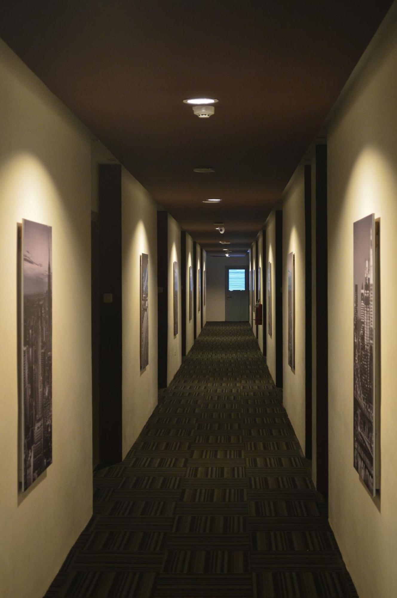 Hotel Neo Candi Simpang Lima - Semarang By Aston Εξωτερικό φωτογραφία
