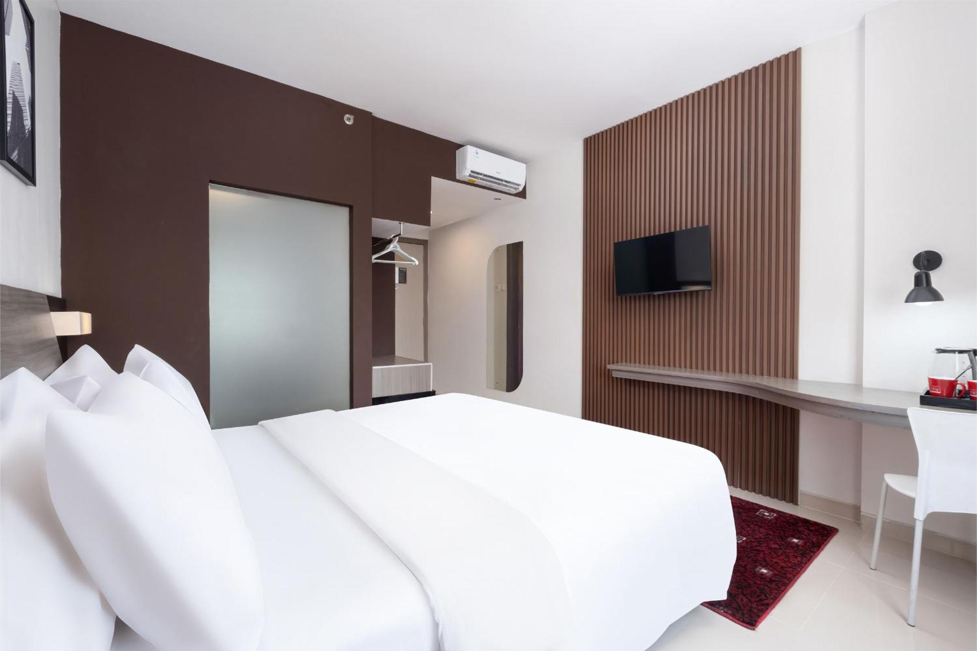 Hotel Neo Candi Simpang Lima - Semarang By Aston Εξωτερικό φωτογραφία
