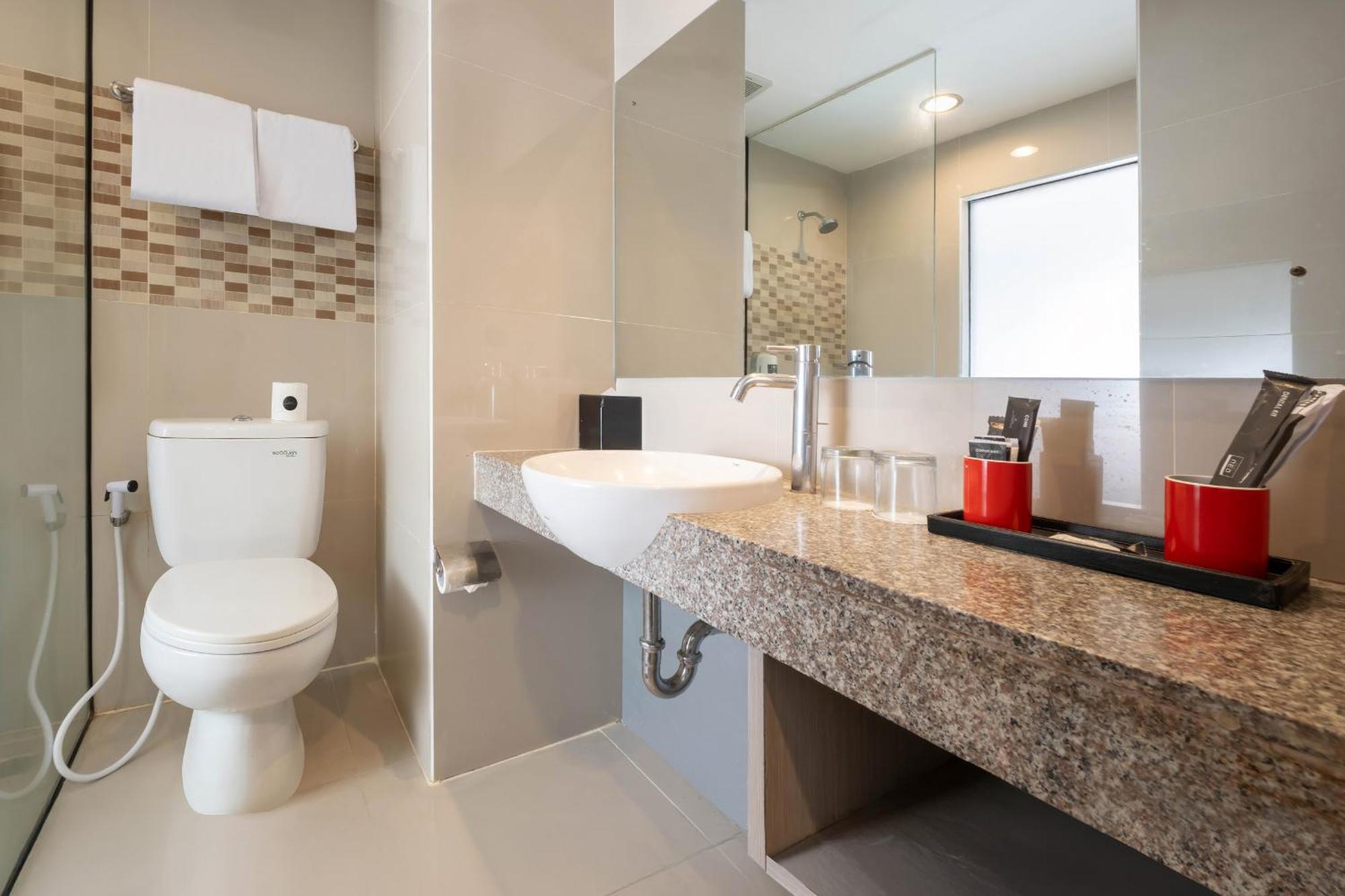 Hotel Neo Candi Simpang Lima - Semarang By Aston Εξωτερικό φωτογραφία