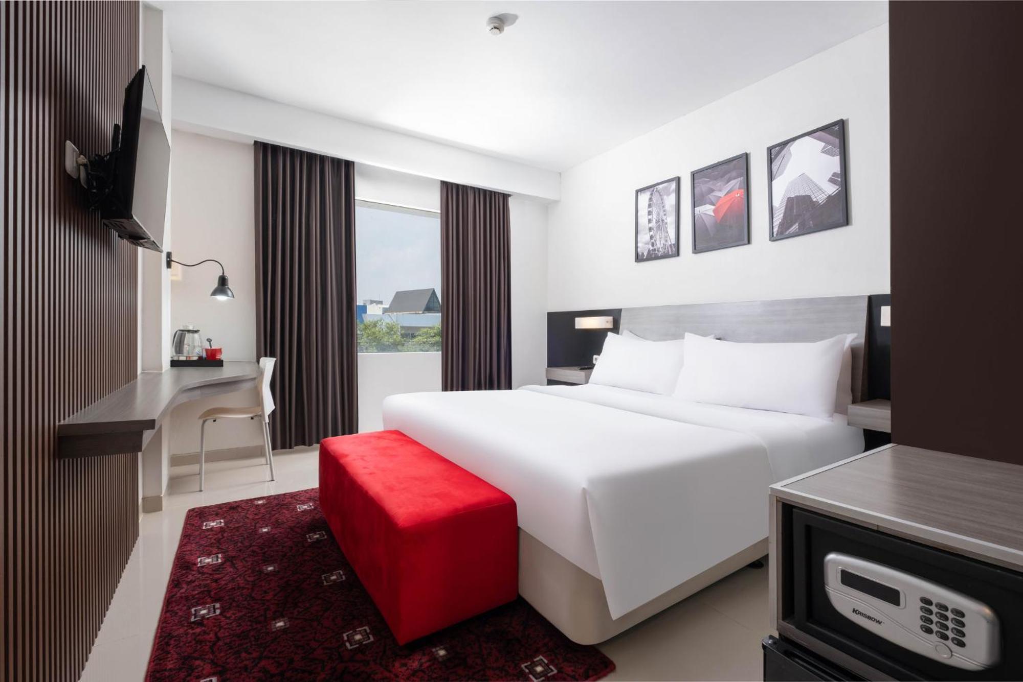Hotel Neo Candi Simpang Lima - Semarang By Aston Εξωτερικό φωτογραφία