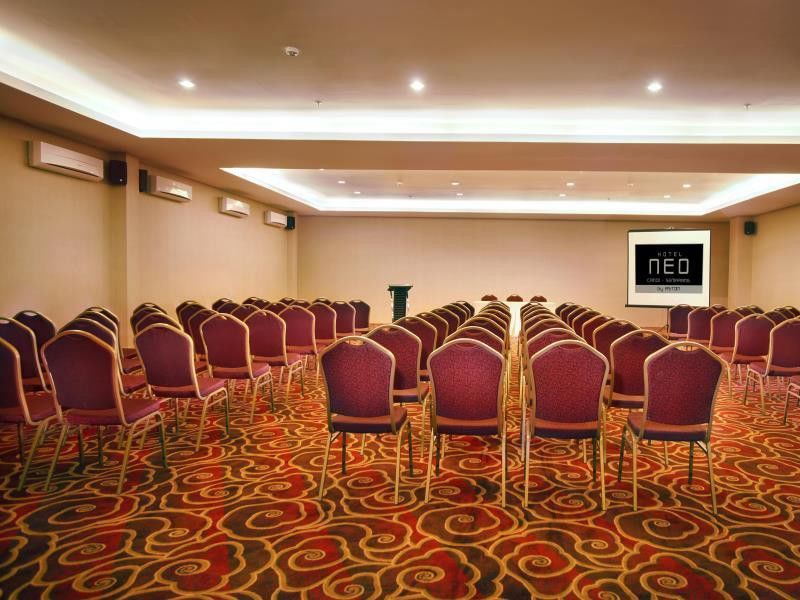Hotel Neo Candi Simpang Lima - Semarang By Aston Εξωτερικό φωτογραφία