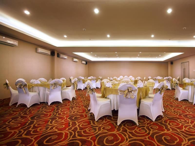 Hotel Neo Candi Simpang Lima - Semarang By Aston Εξωτερικό φωτογραφία