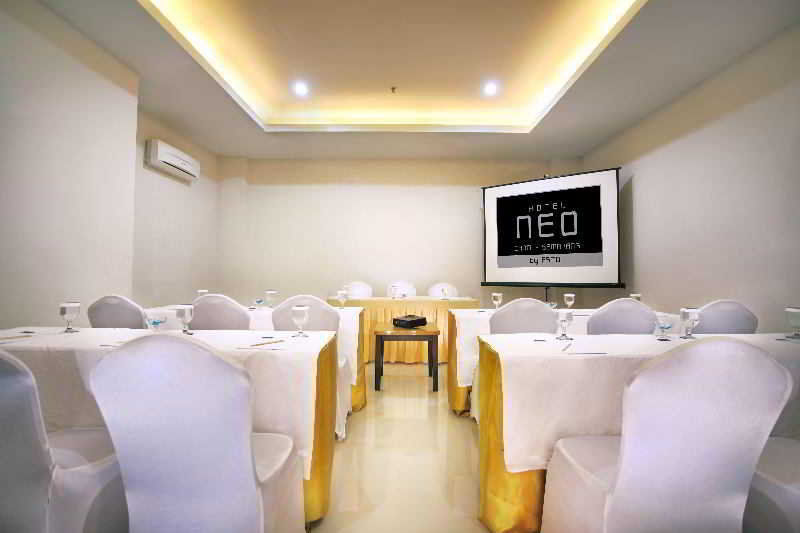 Hotel Neo Candi Simpang Lima - Semarang By Aston Εξωτερικό φωτογραφία