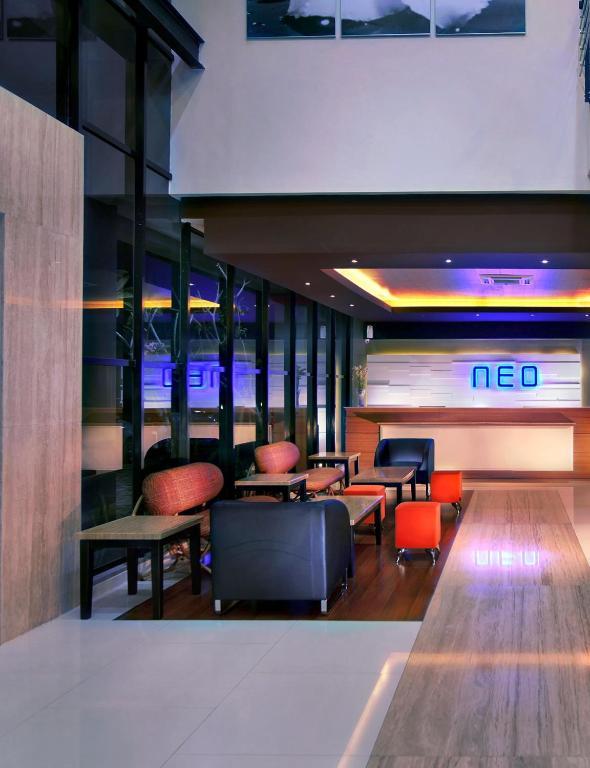 Hotel Neo Candi Simpang Lima - Semarang By Aston Εξωτερικό φωτογραφία