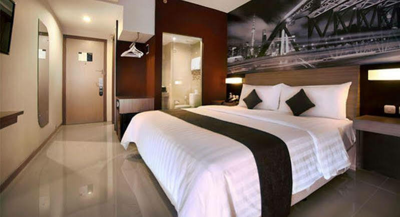 Hotel Neo Candi Simpang Lima - Semarang By Aston Εξωτερικό φωτογραφία