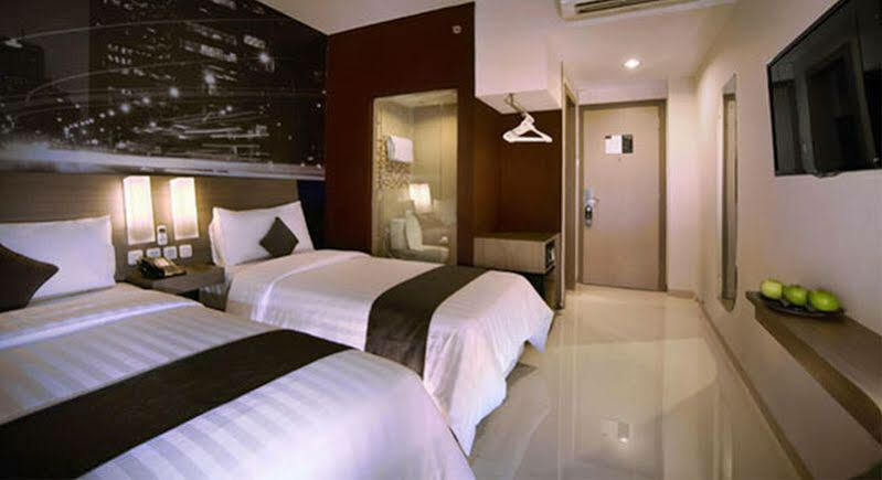 Hotel Neo Candi Simpang Lima - Semarang By Aston Εξωτερικό φωτογραφία